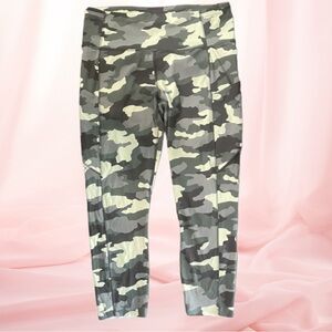 lululemon athletica Camo Leggings - Green and Gray